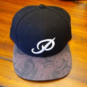 Snap back Hat